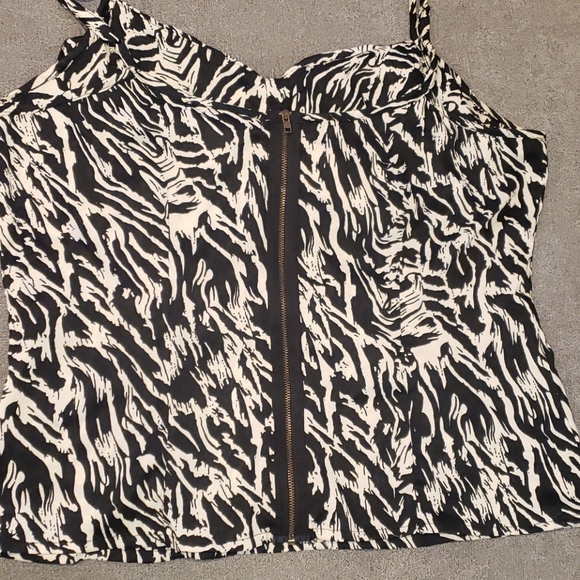 Blouse/tank - Picture 3 of 3